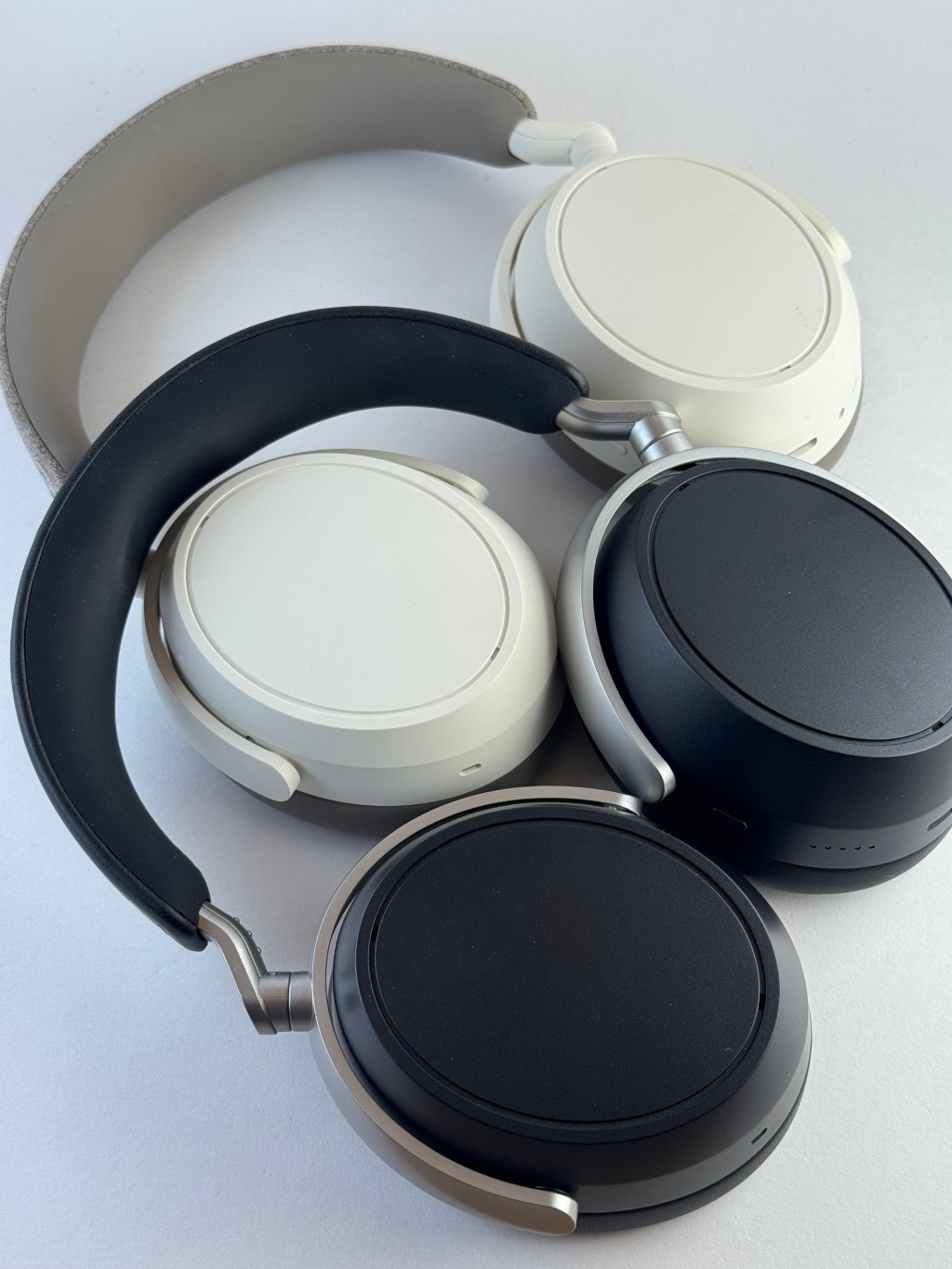 Sennheiser Momentum 4: Wired and Wireless Connection&nbsp;Comparison